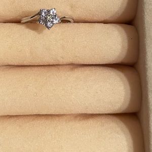 10k White Gold Tanzanite Flower Ring